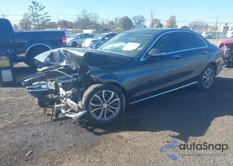 2016 Mercedes-Benz C 300 4Matic/Luxury 4Matic/Sport 4Matic from USA, damaged, VIN 55SWF4KB8GU126941
